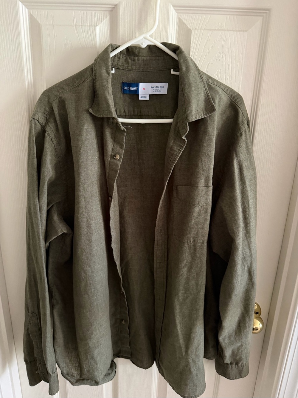 Old Navy Olive Green Men's Casual Button-Down Shirt